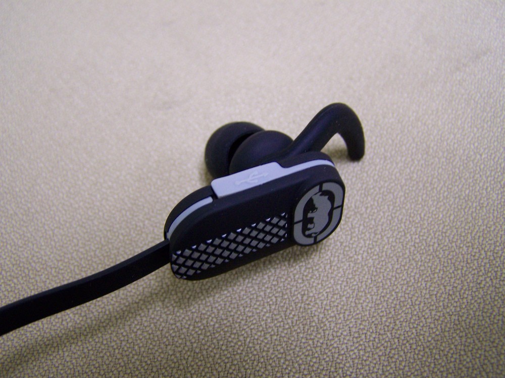 ECKOUNLTD EARBUDS Runner Bluetooth Earphones BLACK