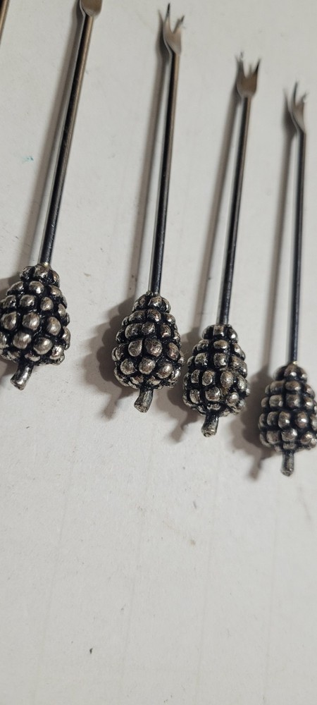 6 Pc Cocktail Picks Grapevine Motif