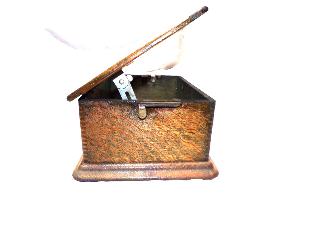 EDISON STANDARD PHONOGRAPH CASE BOTTOM AND FRAME FOR THE MODEL A