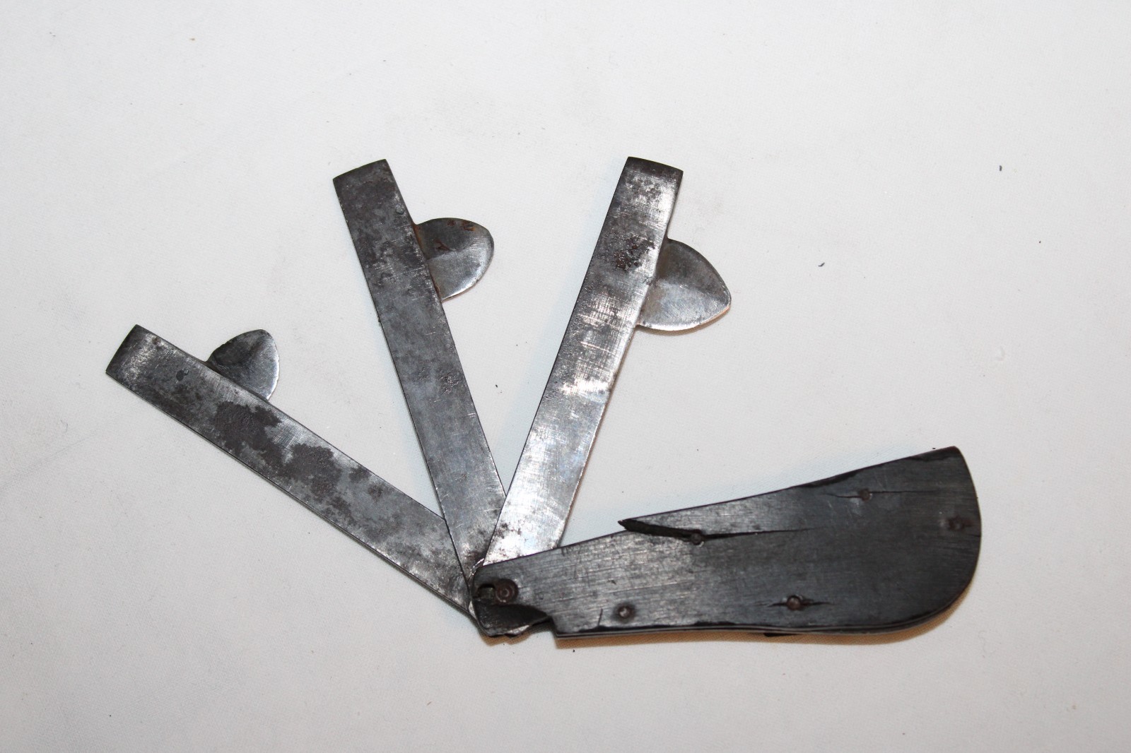 Antique 3 Blade Blood Letting Fleam Tool Marked G. Gregory