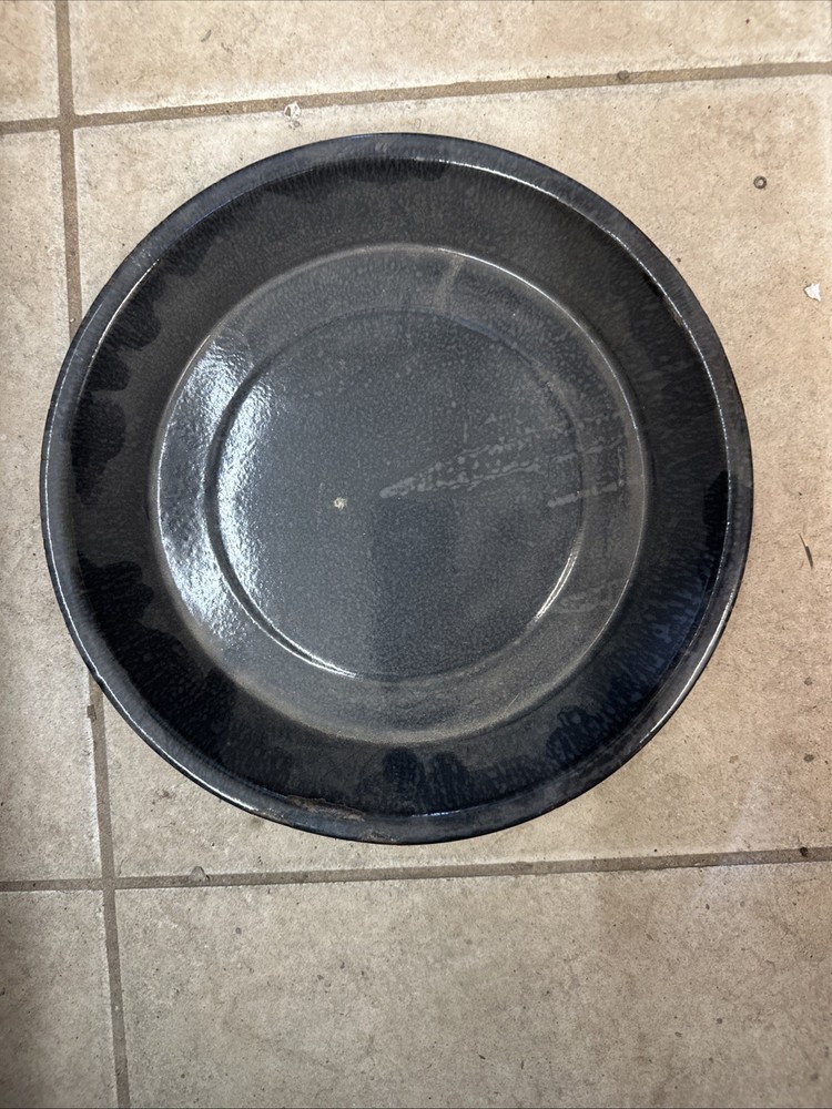 Enamelware / metal pie plate, gray