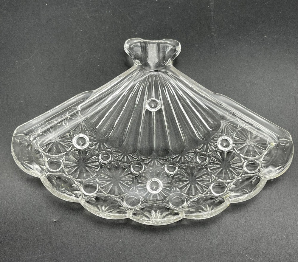Anchor Hocking, Trinket Dish, Fan Shape with Daisy and Button Pattern, Boho