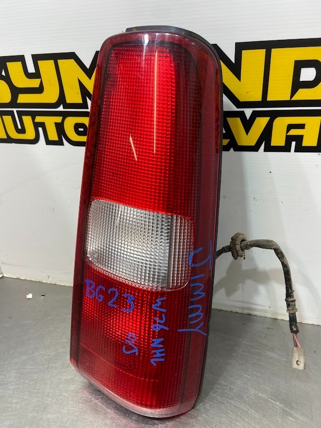 2000 SUZUKI JIMNY DRIVER SIDE RIGHT REAR LIGHT REF: BG23