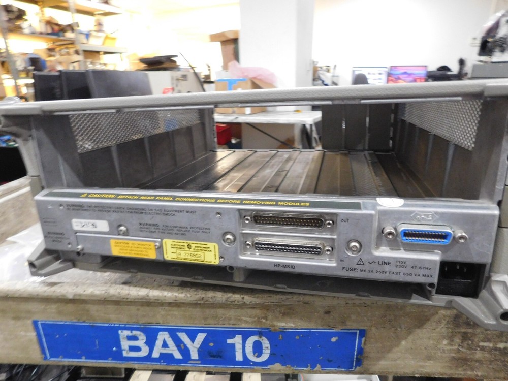 HP7000 System Model: 70001A MainFrame Only. No Modules