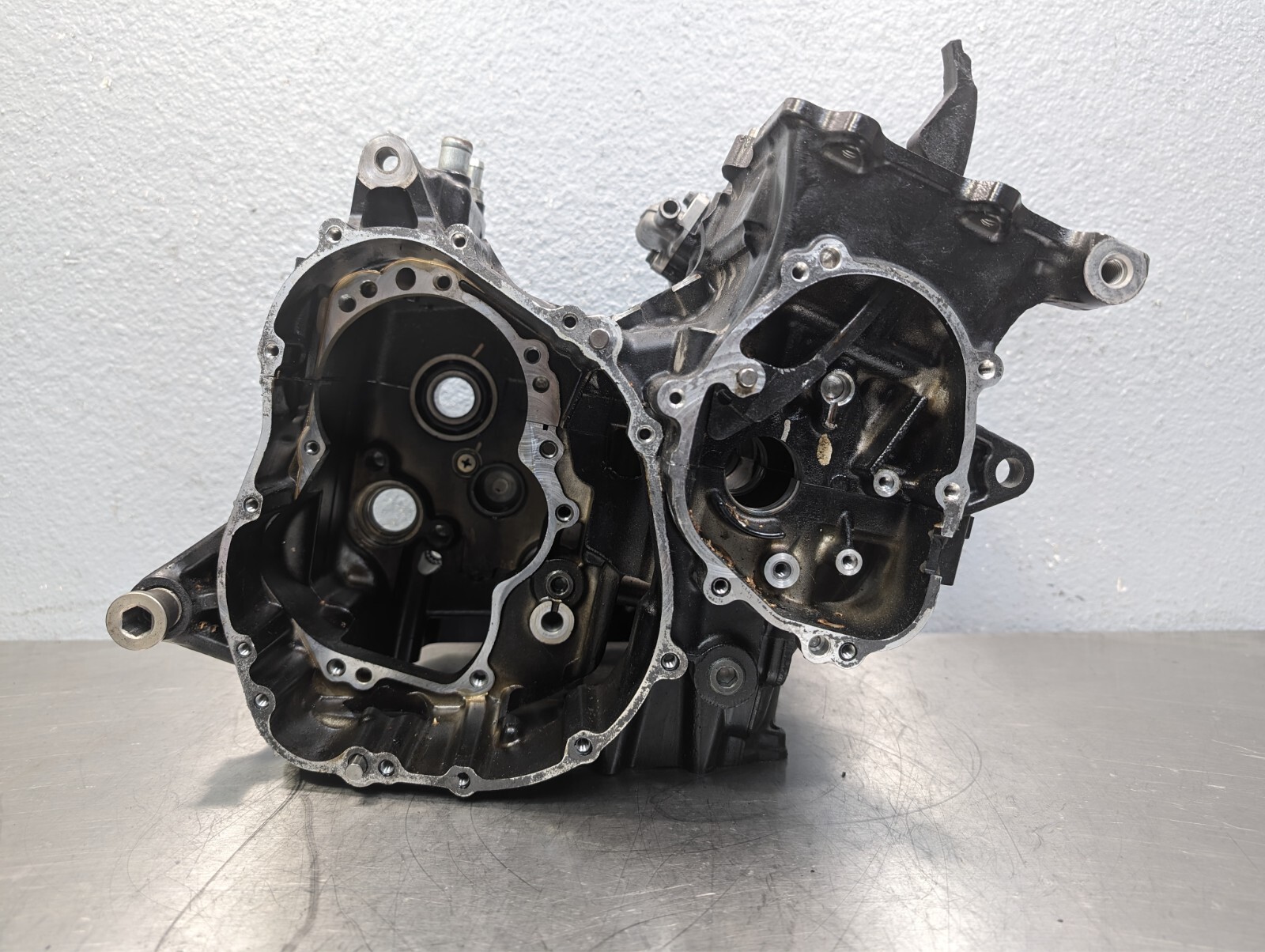 2009-2012 Kawasaki Ninja ZX6R OEM Engine Case Cases Block Crank - 14001-0159