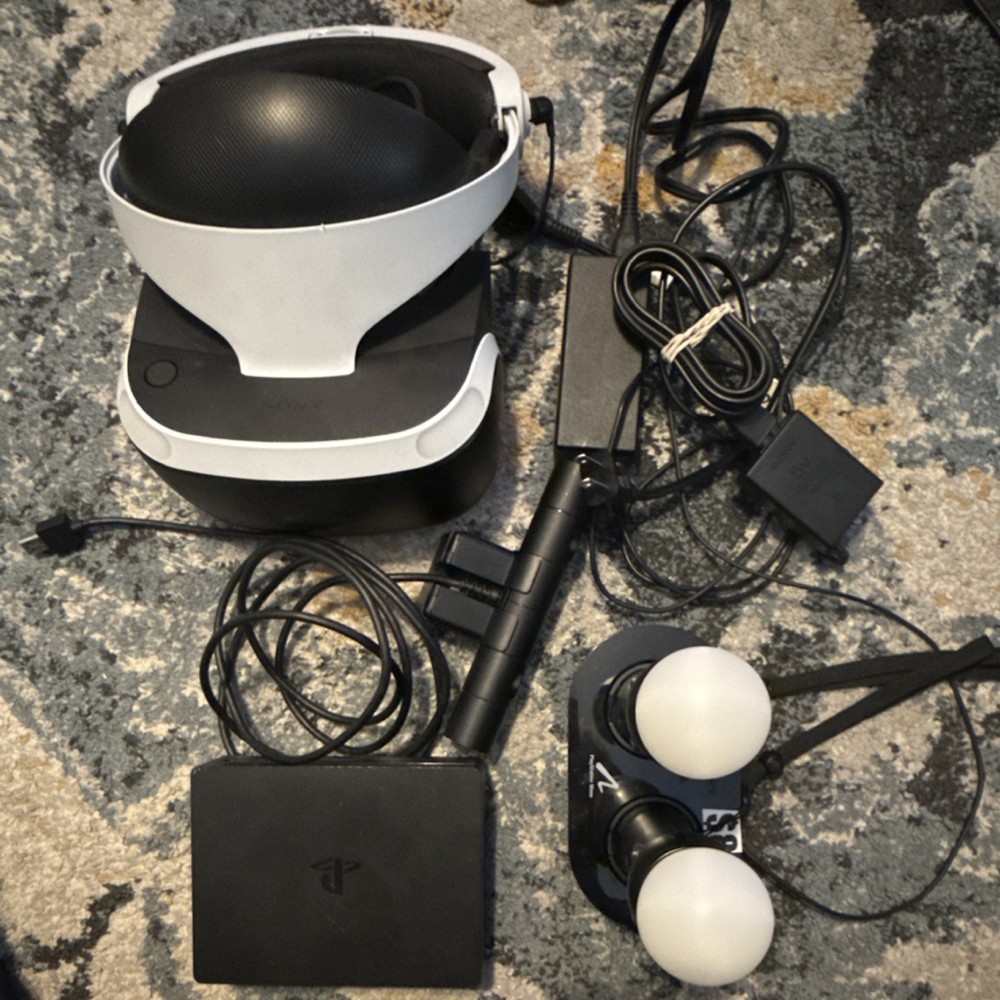 Nearly Complete PSVR Bundle + PS Move Dock(working )