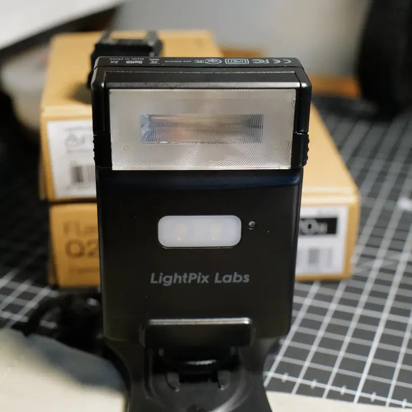 LightPix Lab FlashQ Q20 ii +Extra Receiver Camera Flash