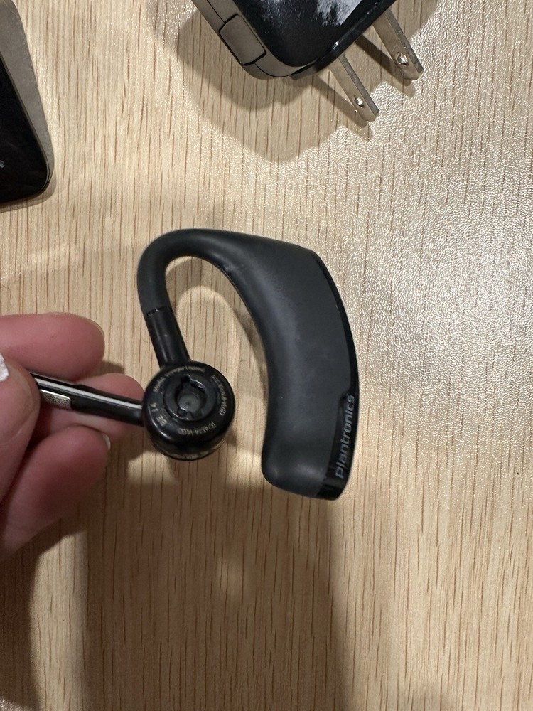 Plantropics Voyager Legend Missing Ear piece Includes Charging Dock Tested