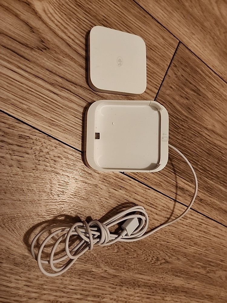 Square Model S8 Contactless Chip Card Reader with Power Dock Stand S7