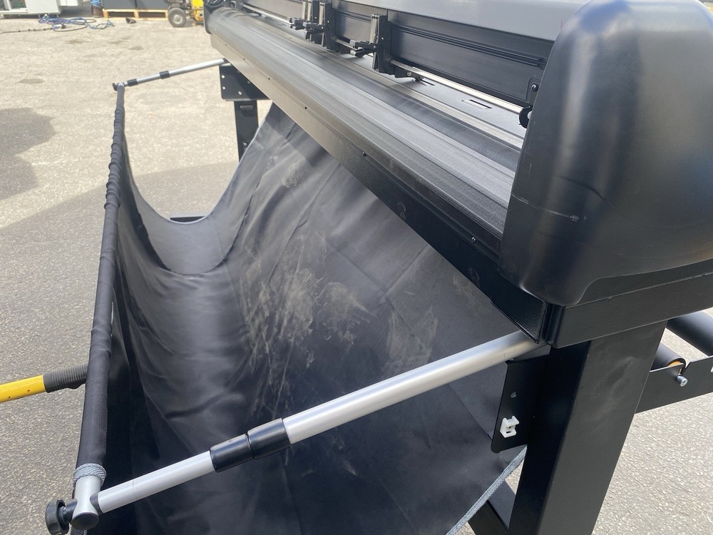 MUTOH VALUECUT II 1800 74" INCH MULTI PURPOSE CUTTING PLOTTER