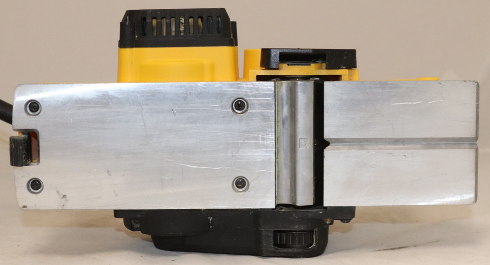 DEWALT PLANER D26676
