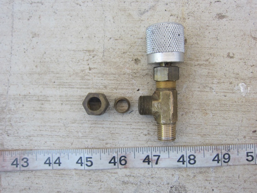 Baum Folder ¼" NPT Vacuum Valve w handle, Used