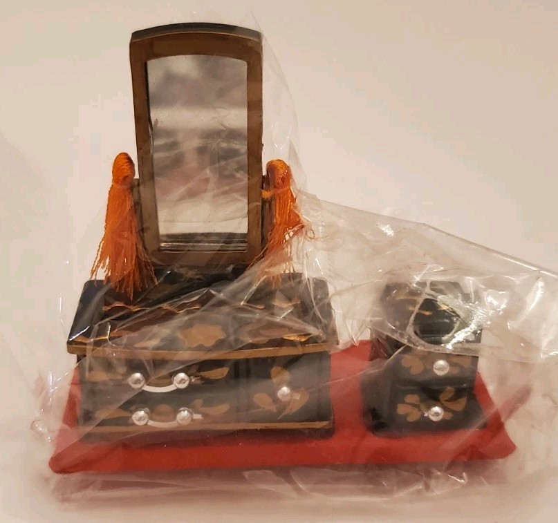 Japanese Hina Wooden Lacquer Tansu Mini Furniture Festival Cart