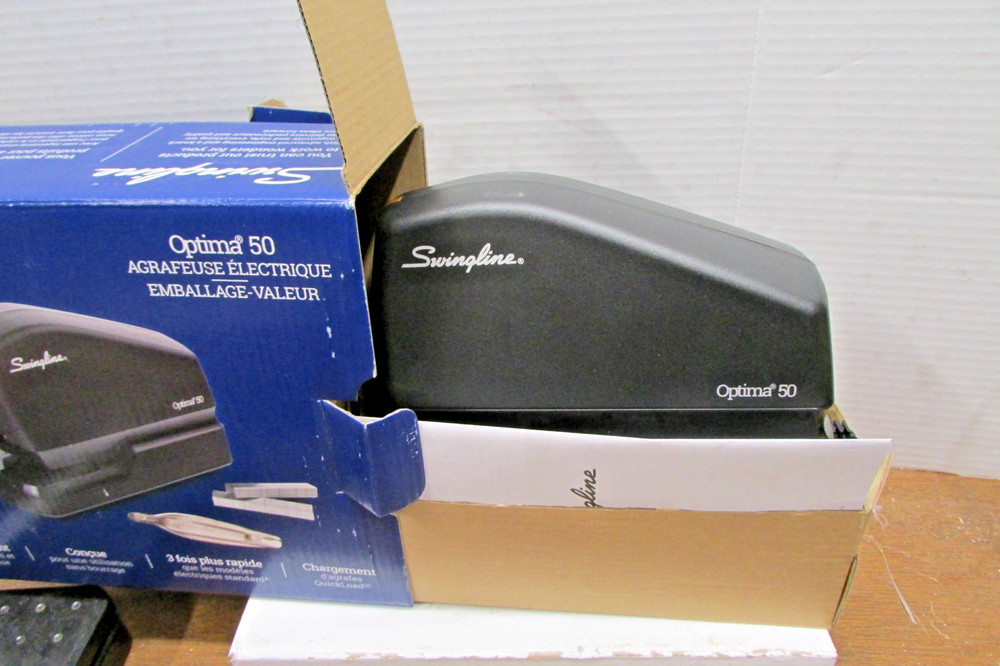 Swingline Optima 50 Electric Stapler Value Pack