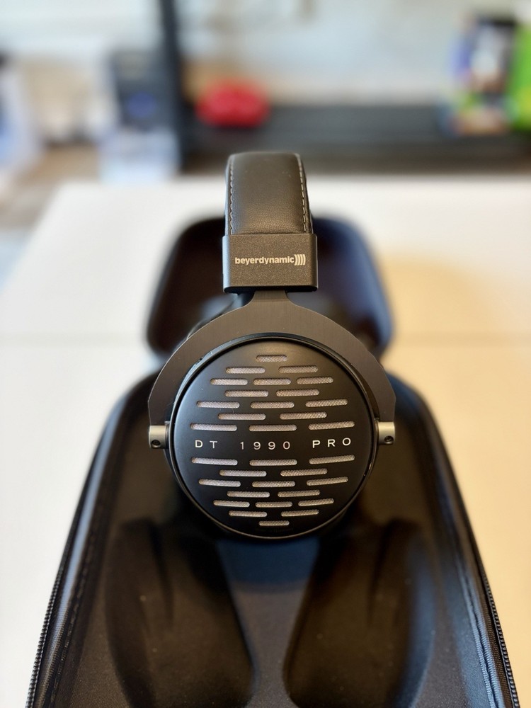 Beyerdynamic DT 1990 Pro ( Open-Back Professional Reference Studio Headphones )