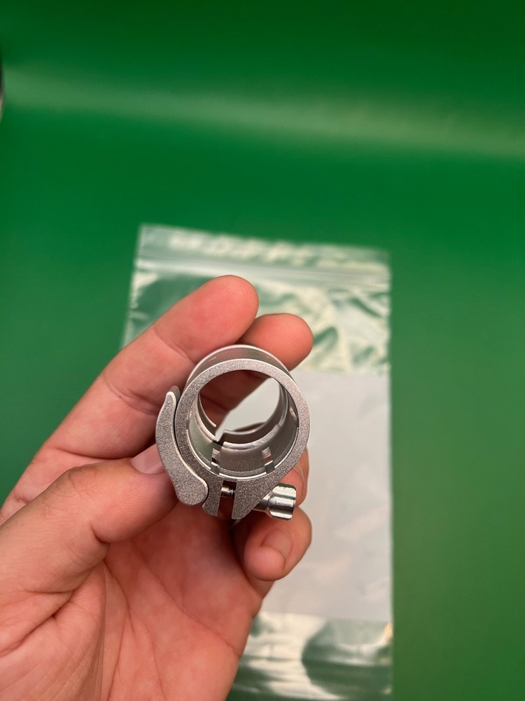 Autococker Clamping Feedneck