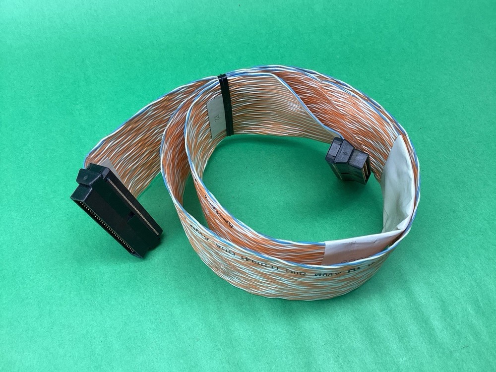 Intel ? Internal Hot Swap 5 SCSI Drive Bays & RAID ? Controller Card - UNTESTED