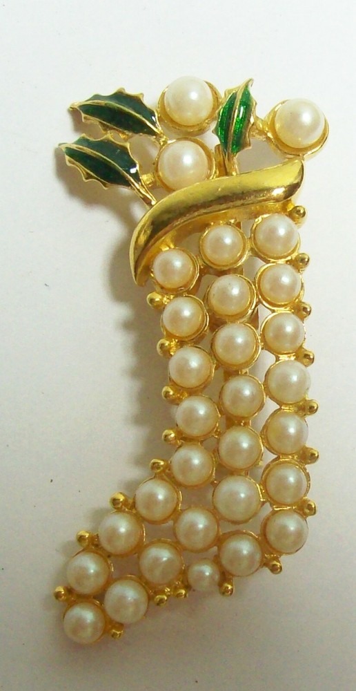 RAPOELLI Pearl Christmas Stocking Pin