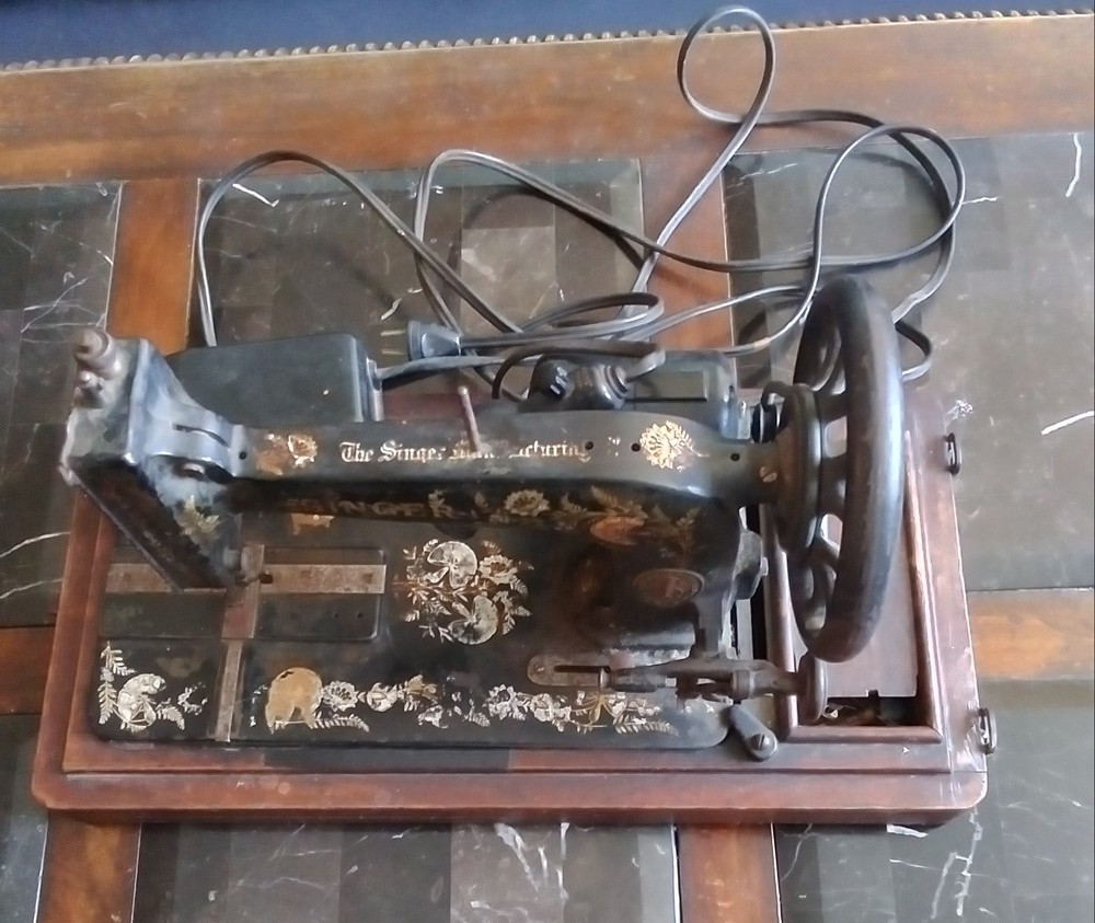 Vintage Singer Sewing Machine