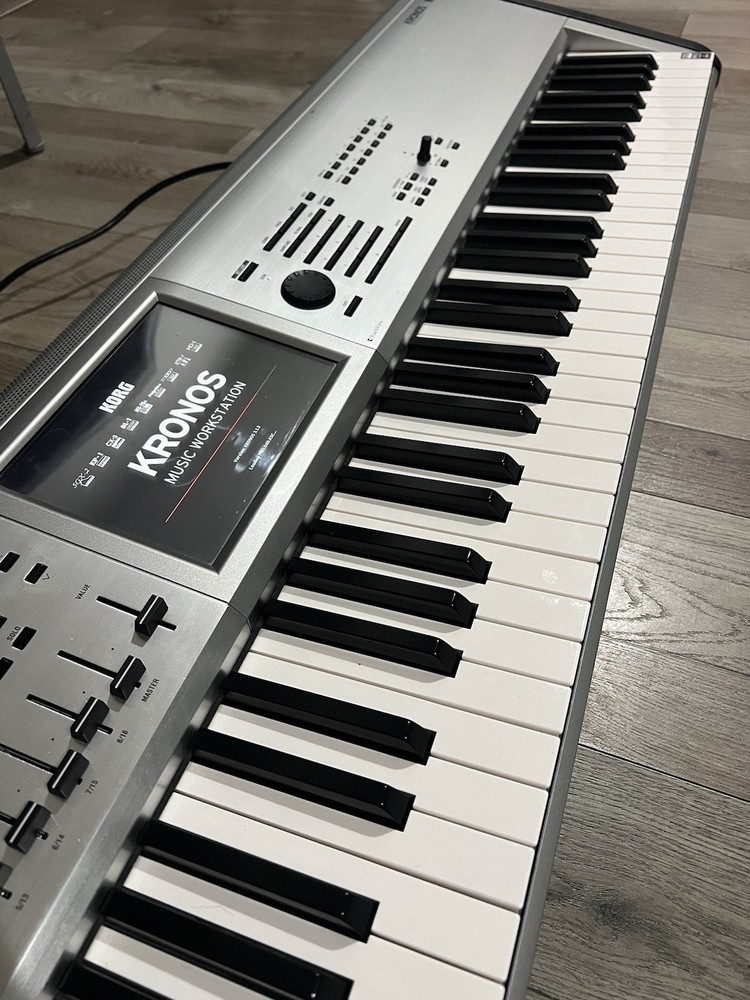 Korg Kronos 2 88 Platinum