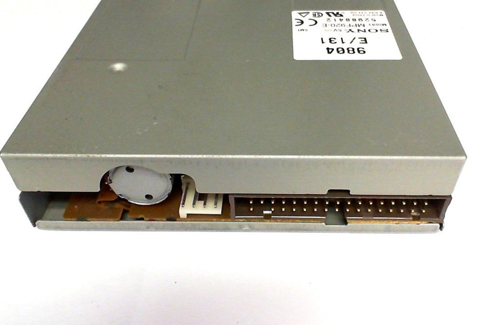 Sony 1.44MB 3.5" IDE Floppy Disk Drive Beige Front Model: MPF920-E