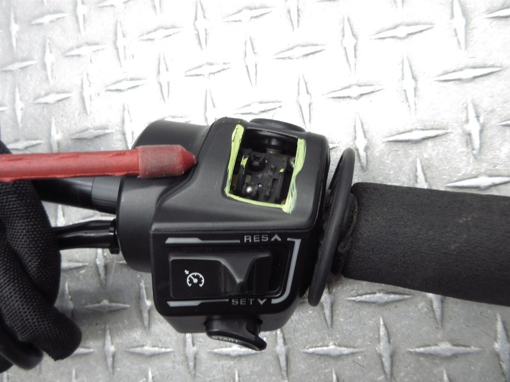 2021 21-22 Can-Am Spyder RT Right Switch Throttle Control Handle Grip READ NOTES