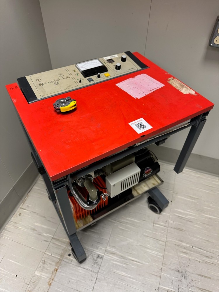 Oerlikon Balzers HLT 100 Leak Detector