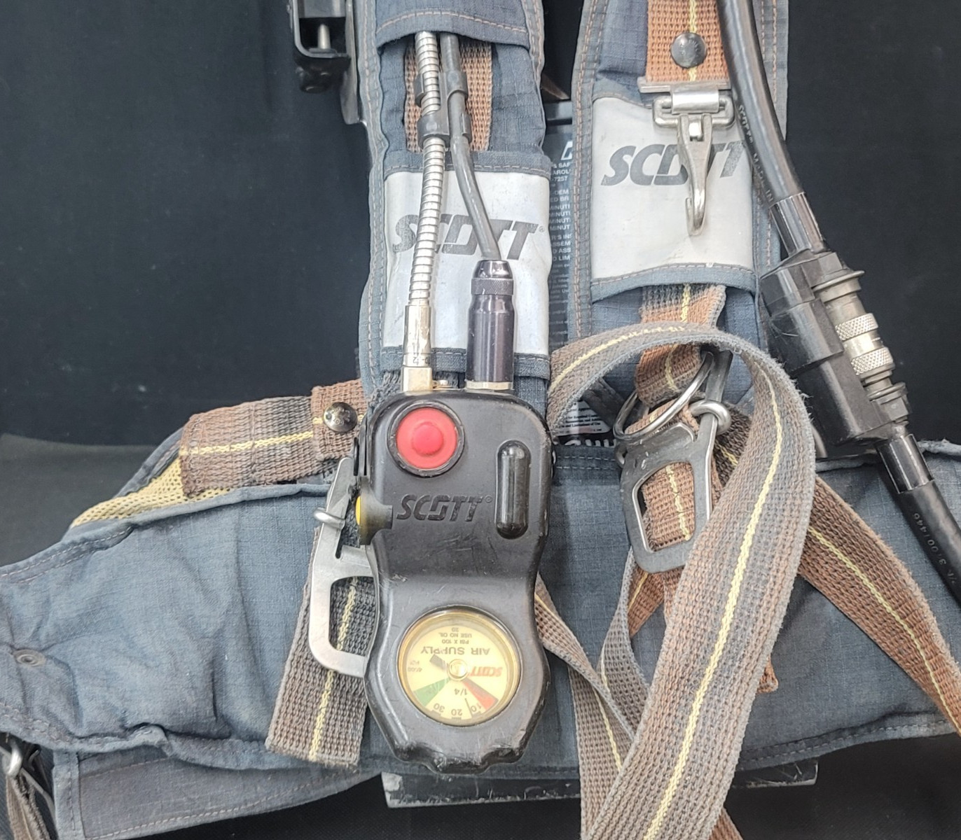 SCOTT 4.5 SCBA Harness w/ E-Z Flo Regulator, PAK-ALERT SE7 Series