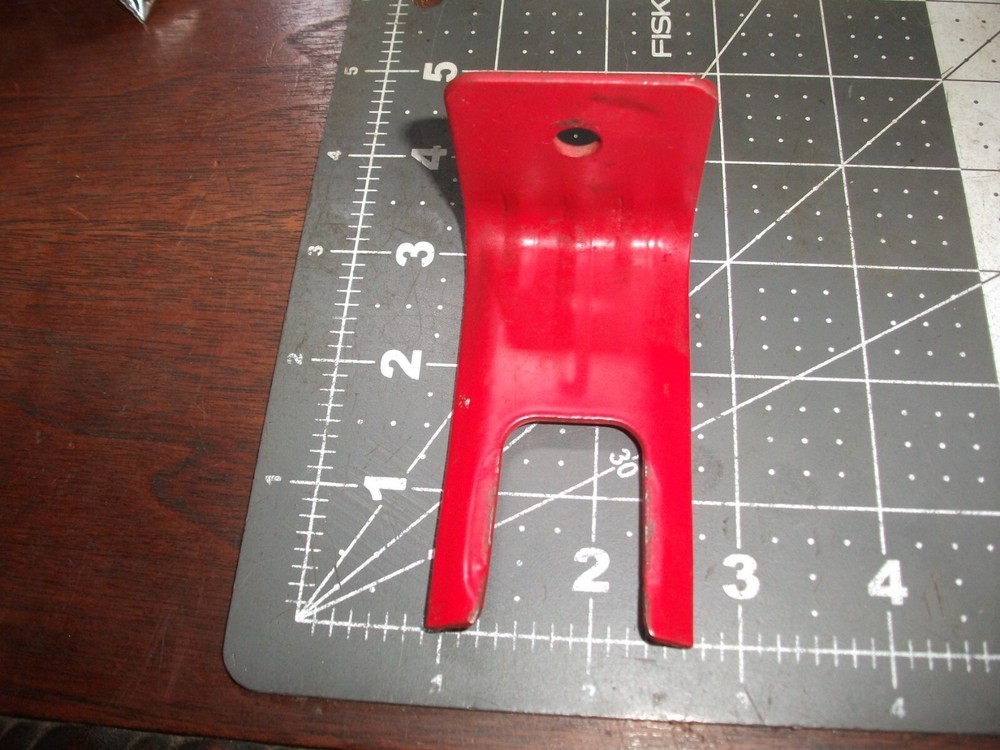 One ea Universal Fire Extinguisher Bracket Wall Mount 5# extinguisher 1" open
