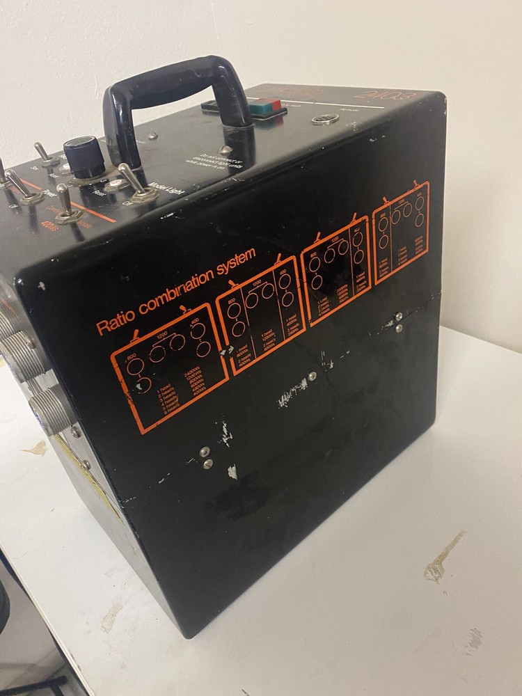 Speedotron 2403 power supply. Great Working Condition