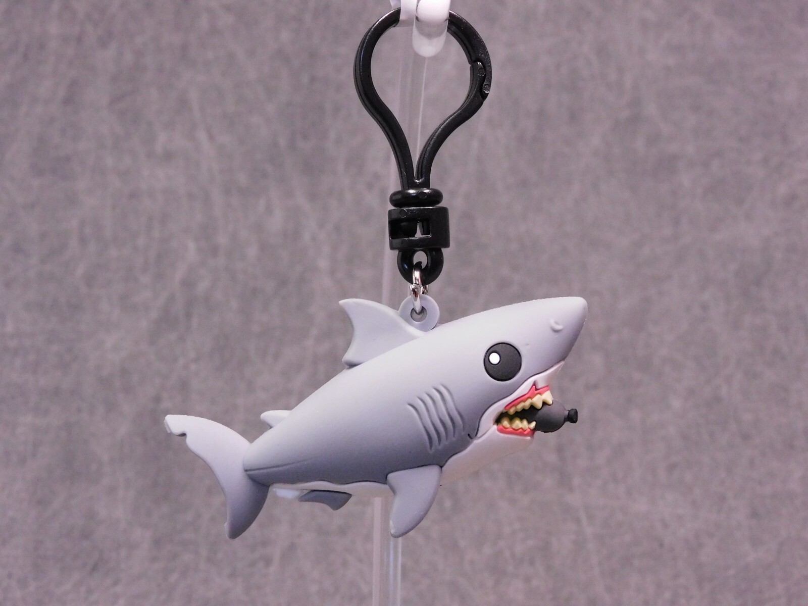 JAWS NEW * Bruce Diving Tank Clip * Blind Bag Key 50th Anniversary Monogram