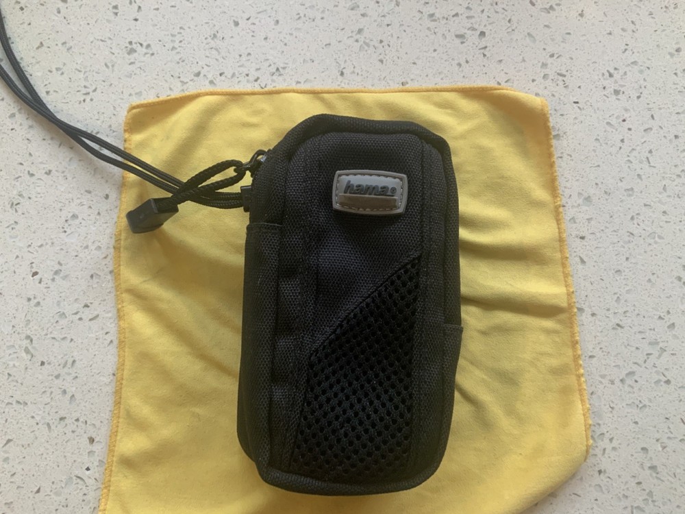 Samsung P1000 10.2MP Compact Digital Camera Black camera only no batt or charger