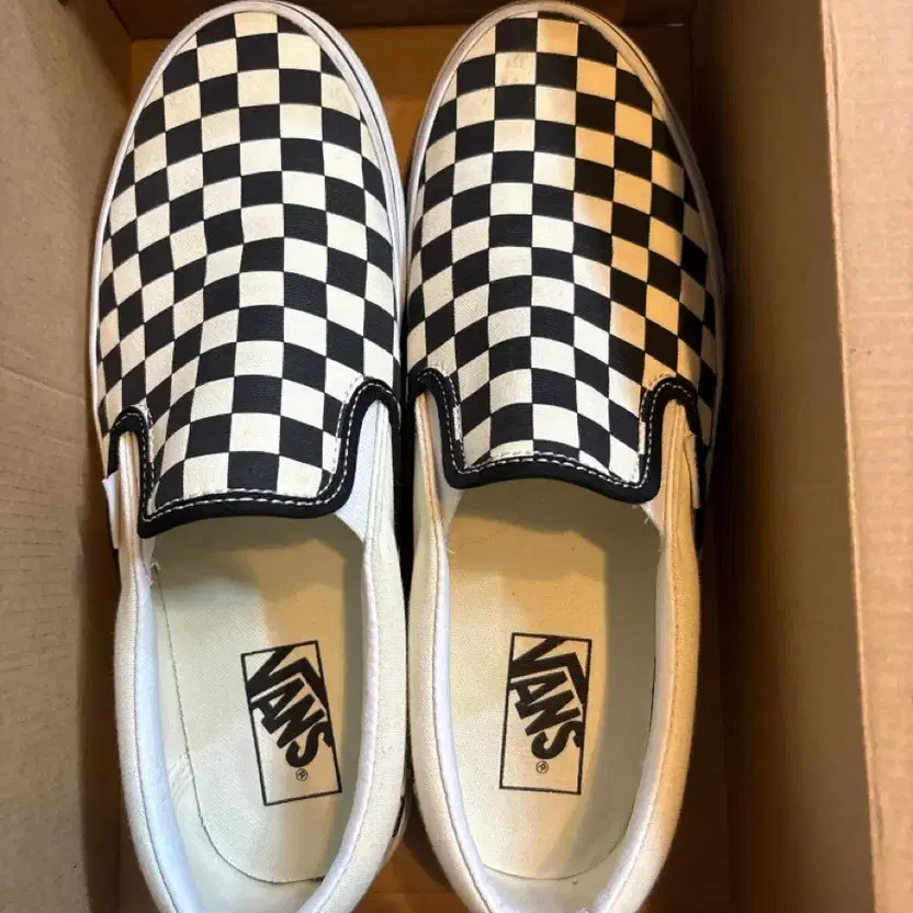 Vans Checkerboard 270 Sneakers (Pre-Owned) Official