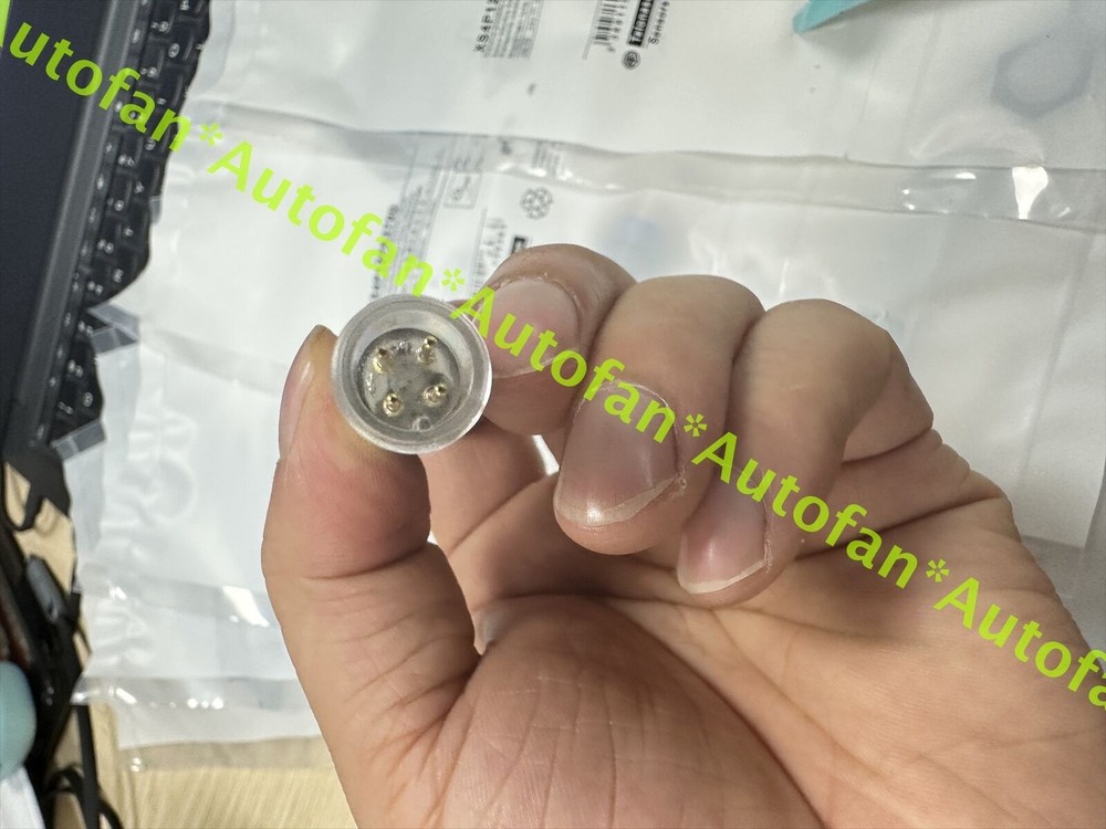 1pc NEW XS4P12PA370D sensor