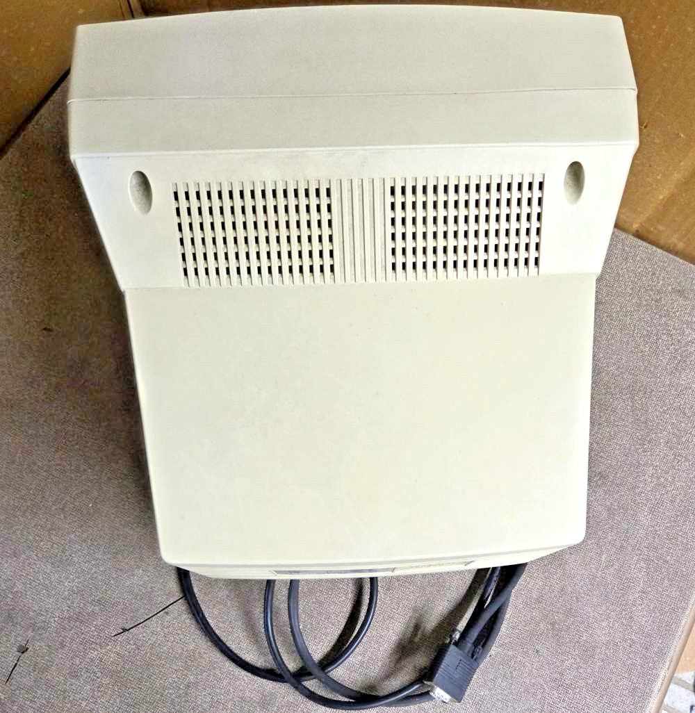 Vintage 1988 PC's Limited/Dell B&W 12" VGA monochrome CRT monitor, still working