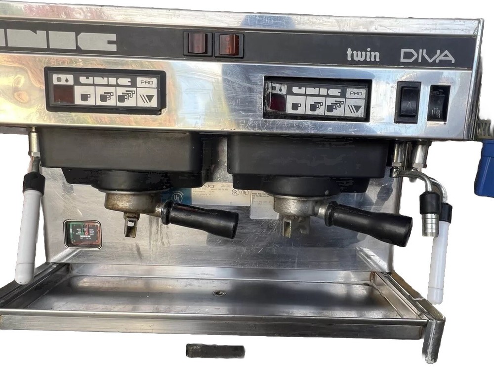USED UNIC Pro Twin DIVA espresso Machine