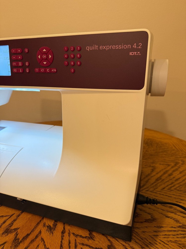 Pfaff Quilt Expression 4.2 Sewing Machine