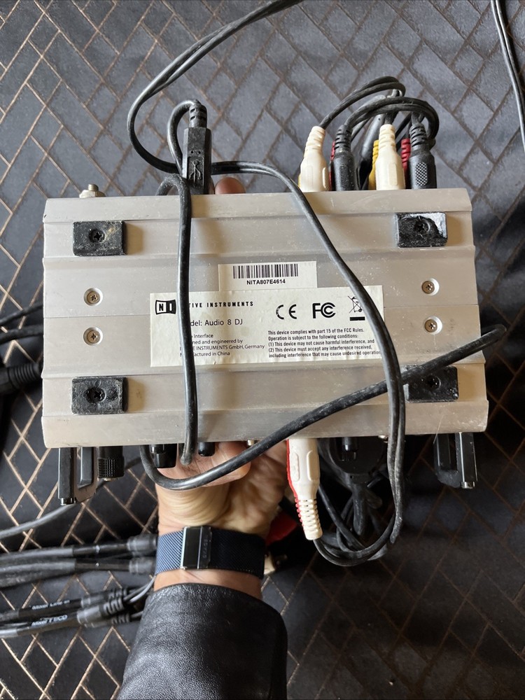 Native Instruments Audio 8 DJ 2009