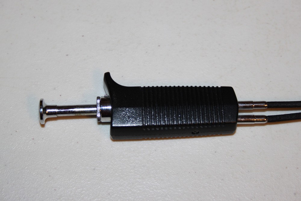 Nikon AR-4 Double Cable Shutter Release,Use Camera Body & Bellows Together.