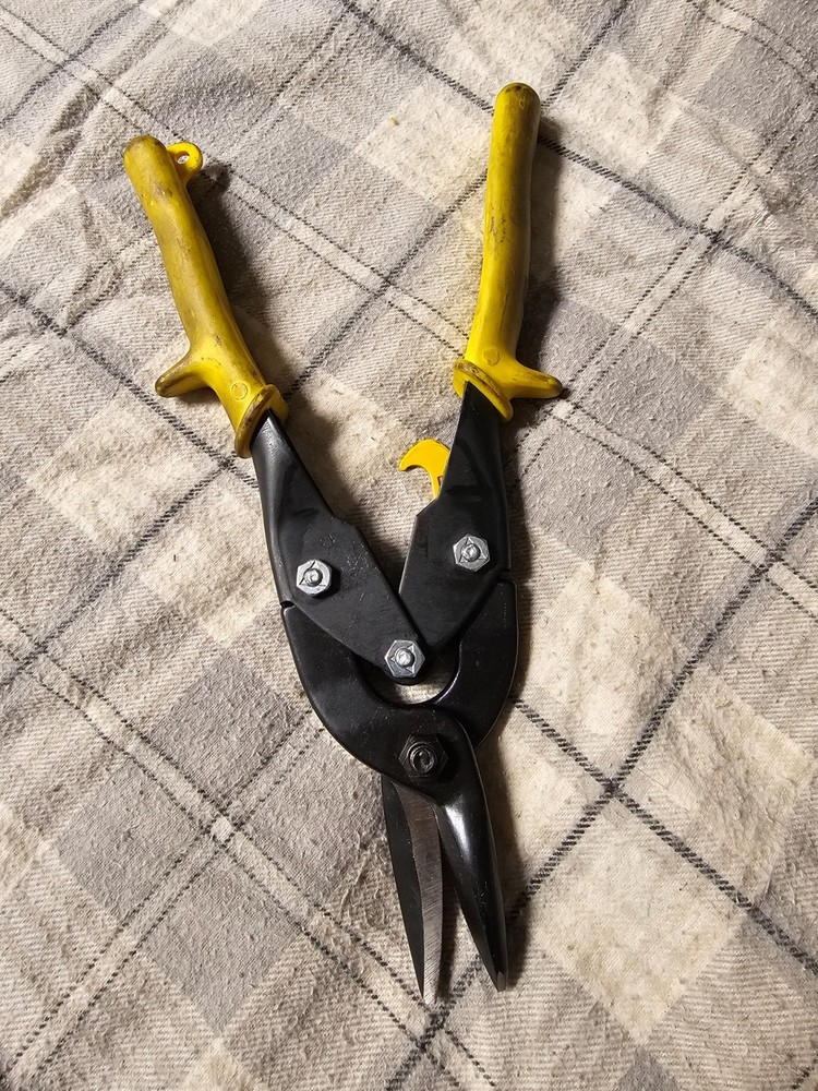 Snap On AVSS10 Metal Shears Pre Owned