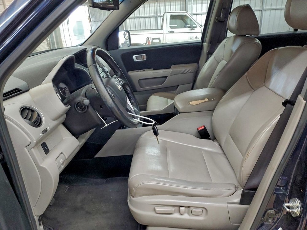 PILOT 2011 Glove Box 4967100