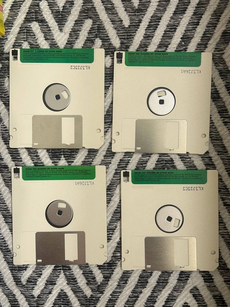 Disney Collection Screen Saver Macintosh 4-Disk Set w/ Box Berkeley Systems