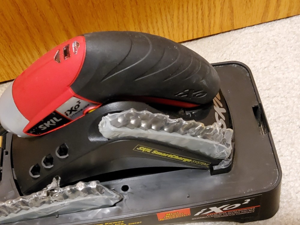 SKIL ixo2 Handheld Compact Cordless Screwdriver Smartcharge System 3.6V EUC