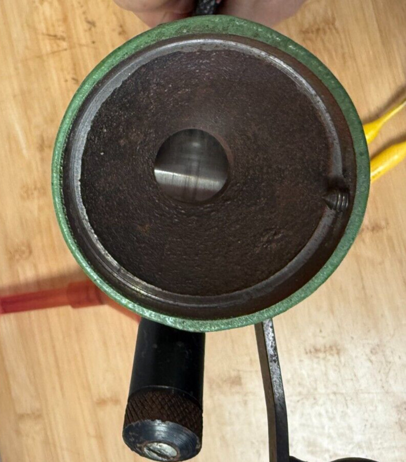 Redding Reloading Universal Powder Measure on Bracket w/2 Scoops & Funnel