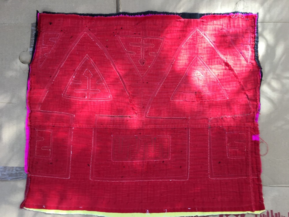Mola from Panama, old, worn, complex design. larger size.