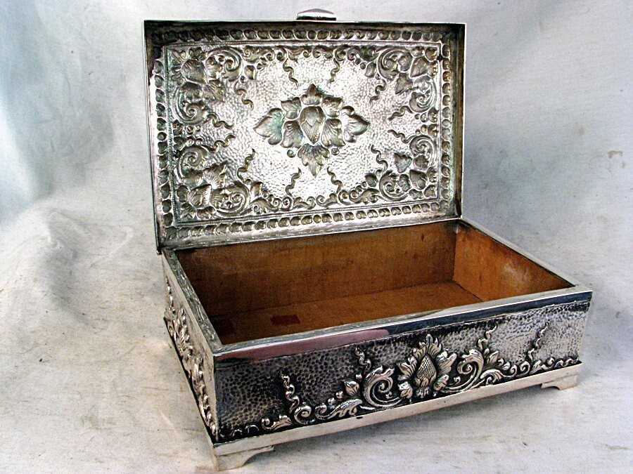 YOGYA SILVER BOX LARGE FINE REPOUSSE WORK SIGNED c.1940'S