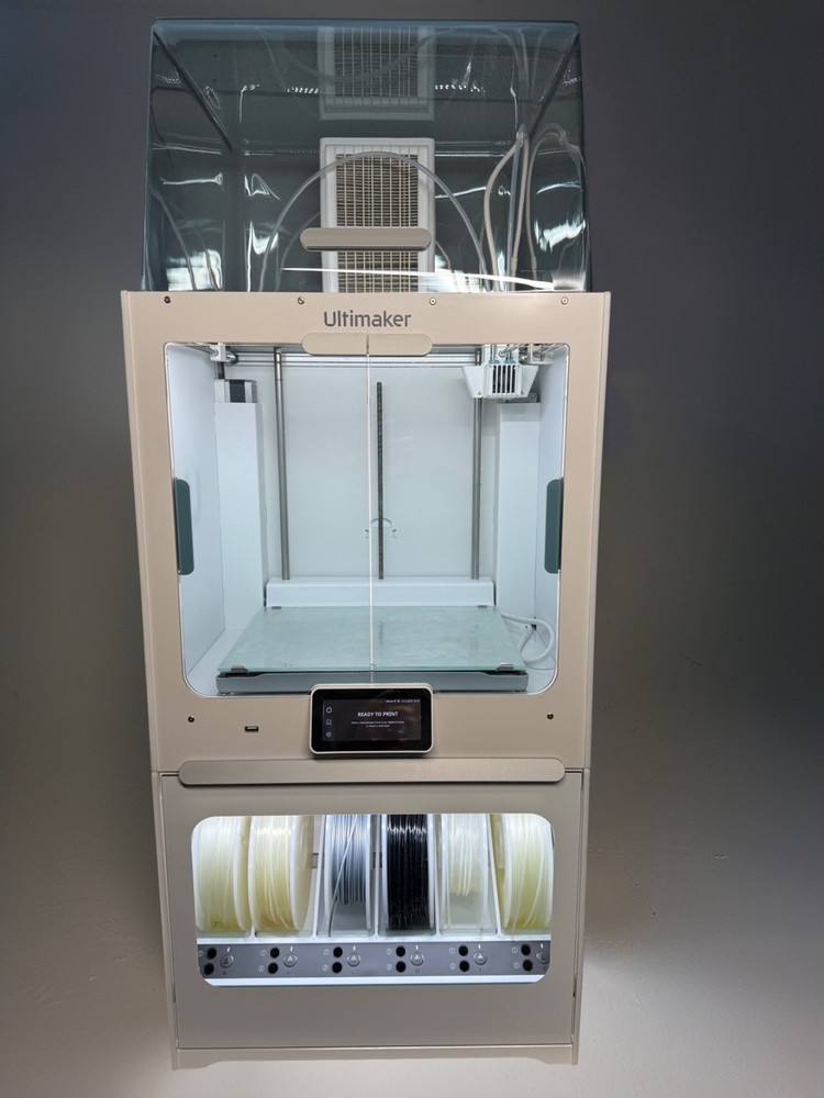 Ultimaker S5 Pro Bundle Material Station Air Manager - Open Box 3D Printer