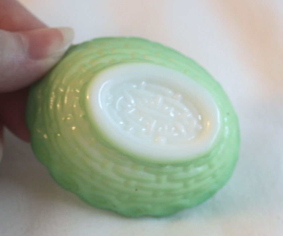 Mini Hen On Nest Salt Cellar - Jadeite