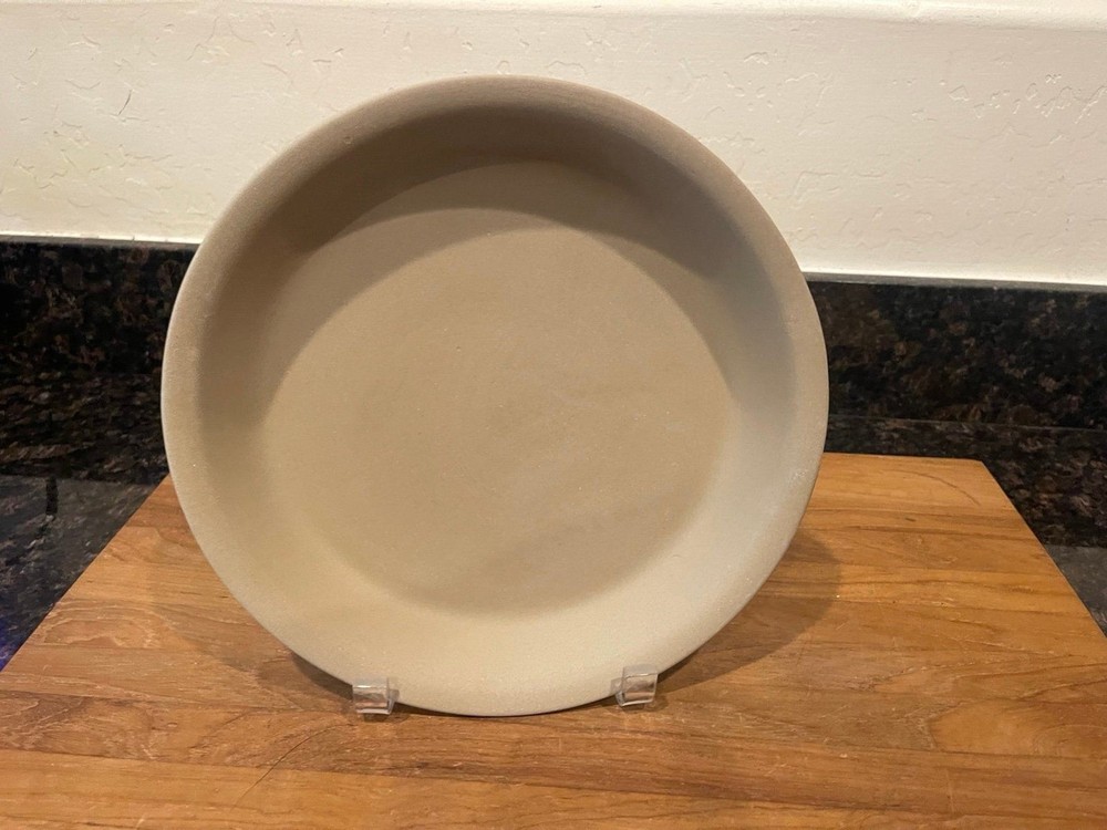 Pampered chef 10inch pie plate