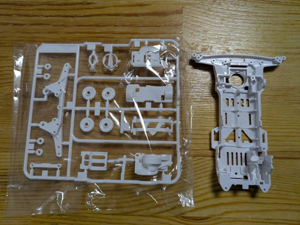 Super 2 Chassis White Set Abs Mini 4Wd